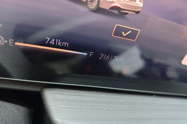 Used Buick LaCrosse 2023 Restyled 25T Cross-Country Edition Odometer Close Up
