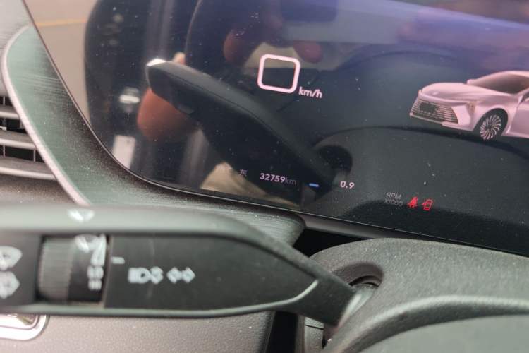Used Buick LaCrosse 2023 28T Prestige Edition Odometer Close Up