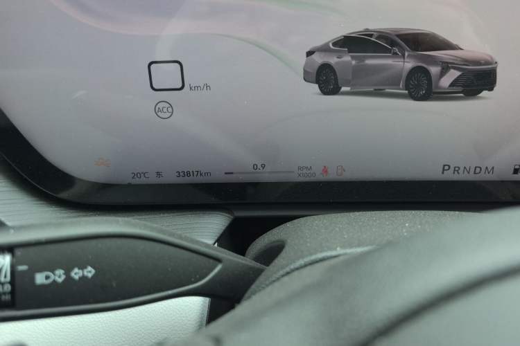 Used Buick LaCrosse 2023 28T Prestige Edition Odometer Close Up