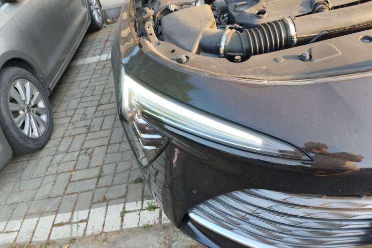 Used Buick LaCrosse 2023 28T Prestige Edition Right Front Headlight