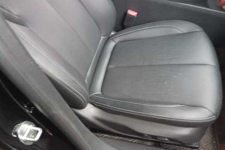 Used Buick LaCrosse 2023 Restyled 25T Cross-Country Edition Right Front Seat