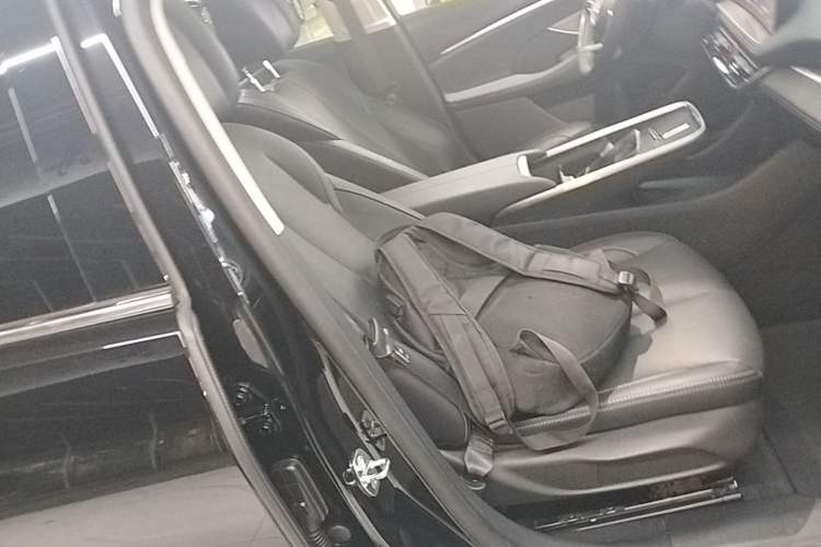 Used Buick LaCrosse 2023 28T Prestige Edition Right Front Seat