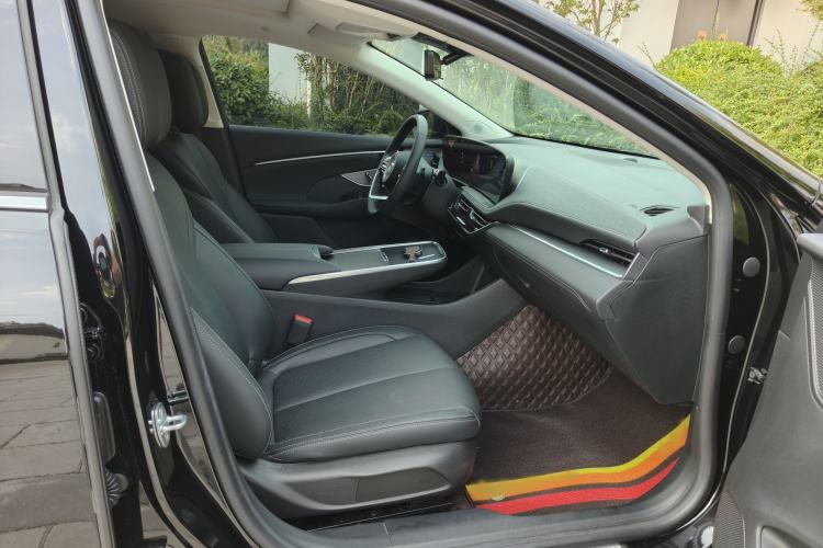 Used Buick LaCrosse 2023 28T Prestige Edition Right Front Seat