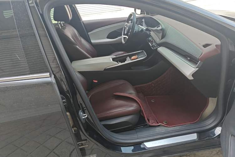 Used Buick LaCrosse 2023 28T Prestige Edition Right Front Seat