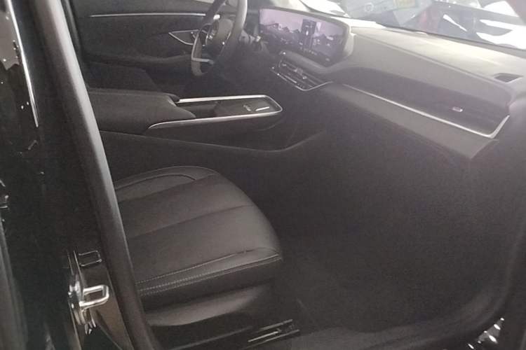 Used Buick LaCrosse 2023 28T Prestige Edition Right Front Seat