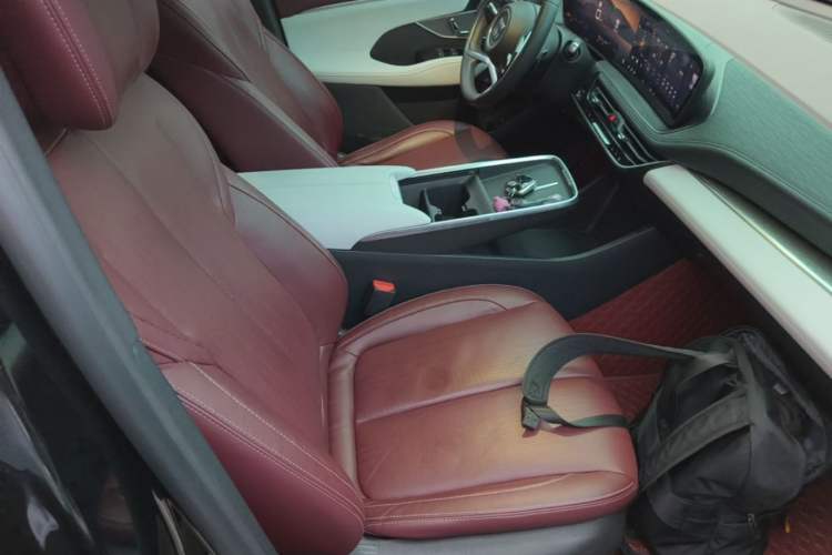 Used Buick LaCrosse 2023 28T Prestige Edition Right Front Seat