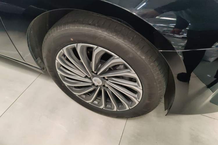 Used Buick LaCrosse 2023 28T Enjoyment Edition Right Front Wheel Hub