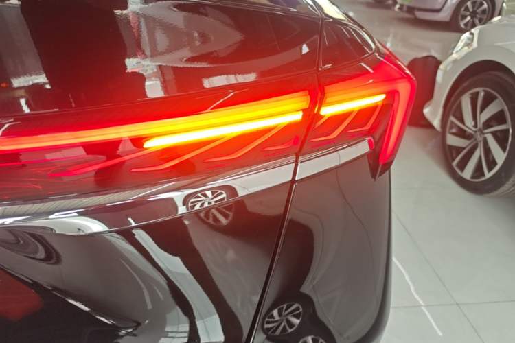 Used Buick LaCrosse 2023 28T Prestige Edition Right Rear Taillight