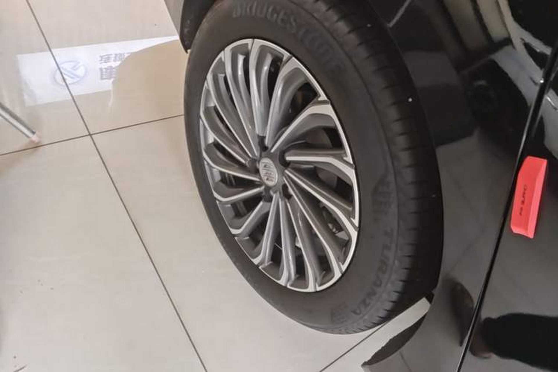 Used Buick LaCrosse 2023 28T Prestige Edition Right Rear Wheel Hub