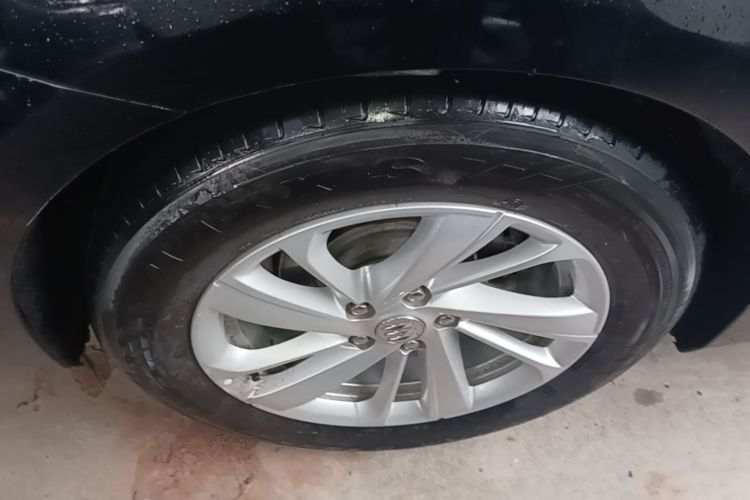 Used Buick LaCrosse 2023 Restyled 25T Cross-Country Edition Right Rear Wheel Hub