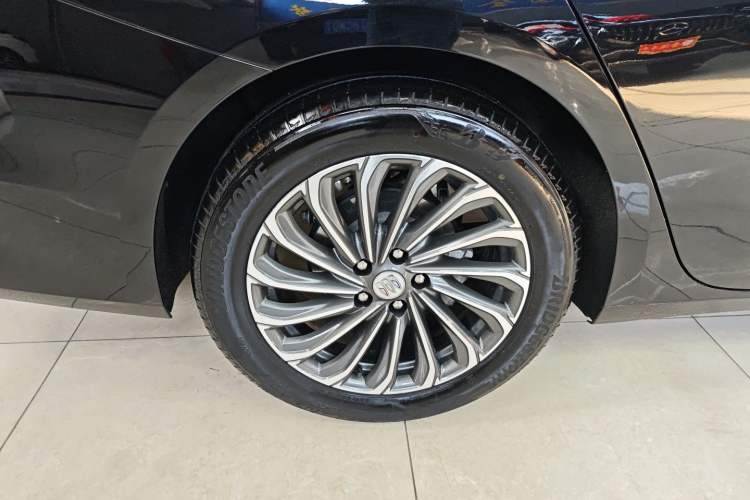 Used Buick LaCrosse 2023 28T Enjoyment Edition Right Rear Wheel Hub