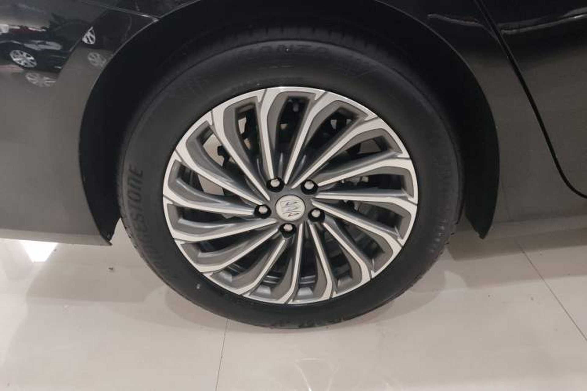 Used Buick LaCrosse 2023 28T Prestige Edition Right Rear Wheel Hub