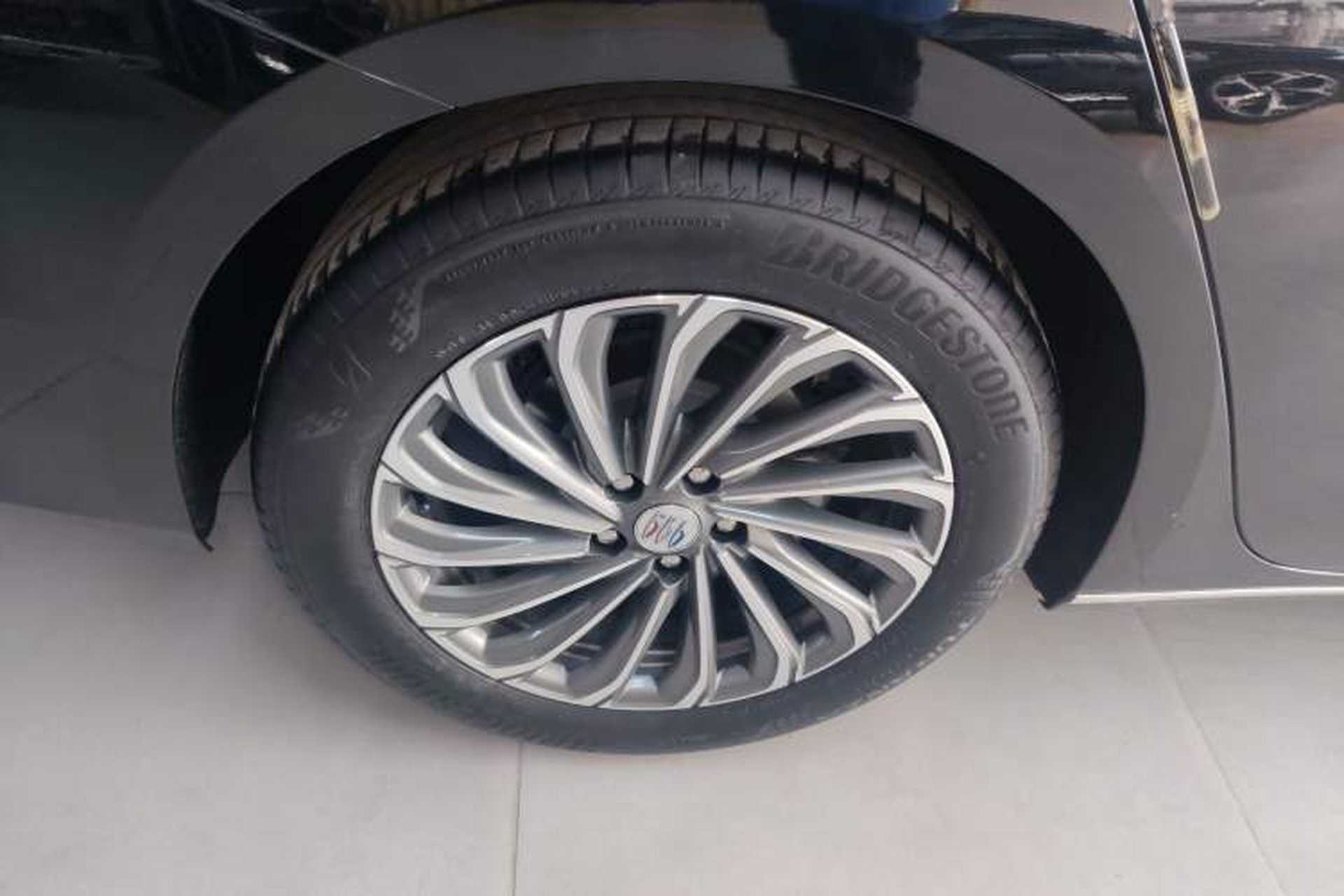 Used Buick LaCrosse 2023 28T Prestige Edition Right Rear Wheel Hub