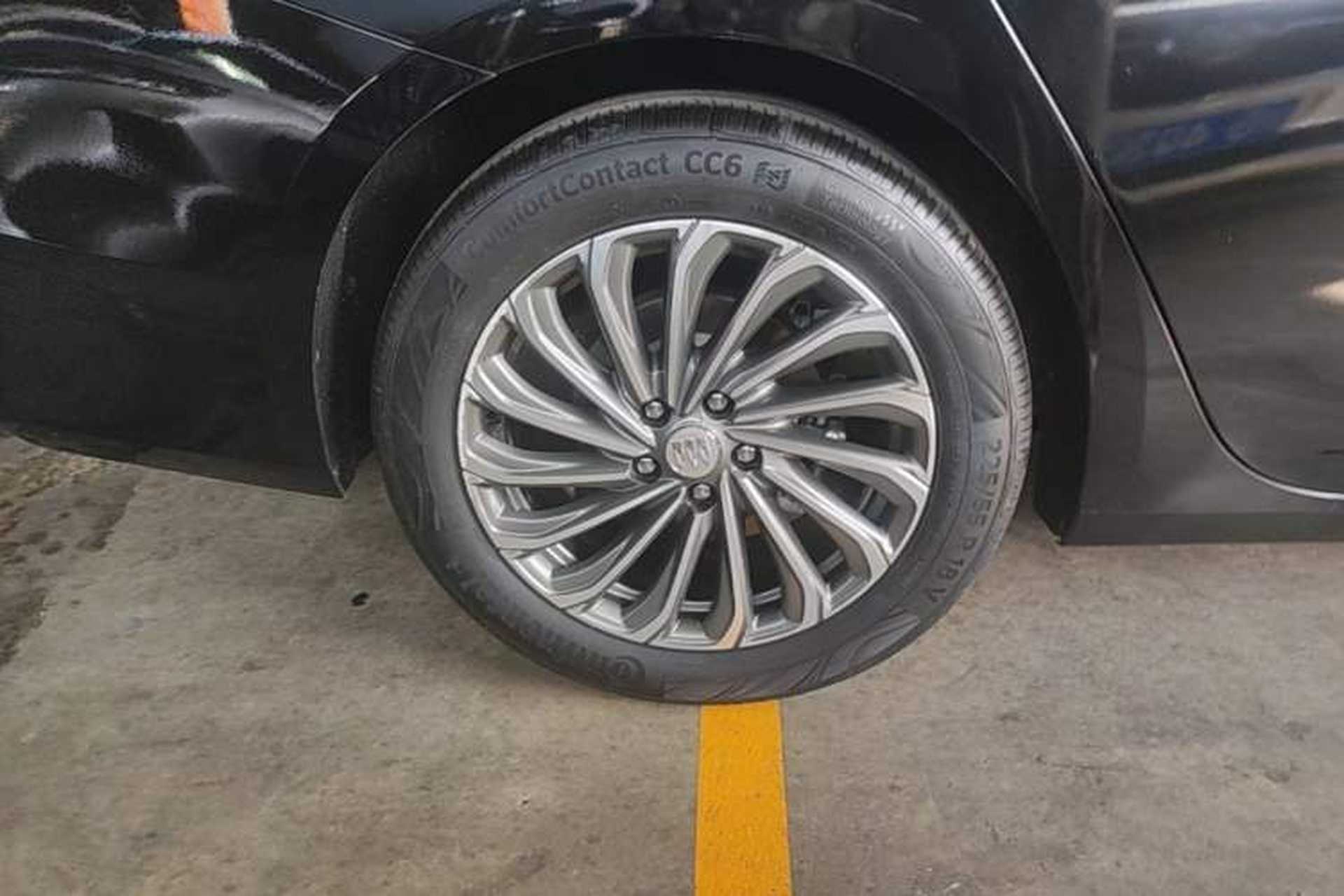 Used Buick LaCrosse 2023 28T Prestige Edition Right Rear Wheel Hub