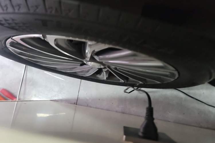Used Buick LaCrosse 2023 28T Prestige Edition Right Rear Wheel Hub