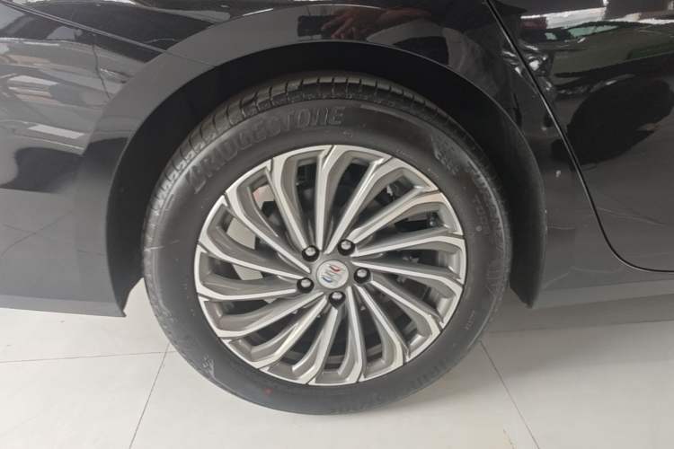 Used Buick LaCrosse 2023 28T Prestige Edition Right Rear Wheel Hub