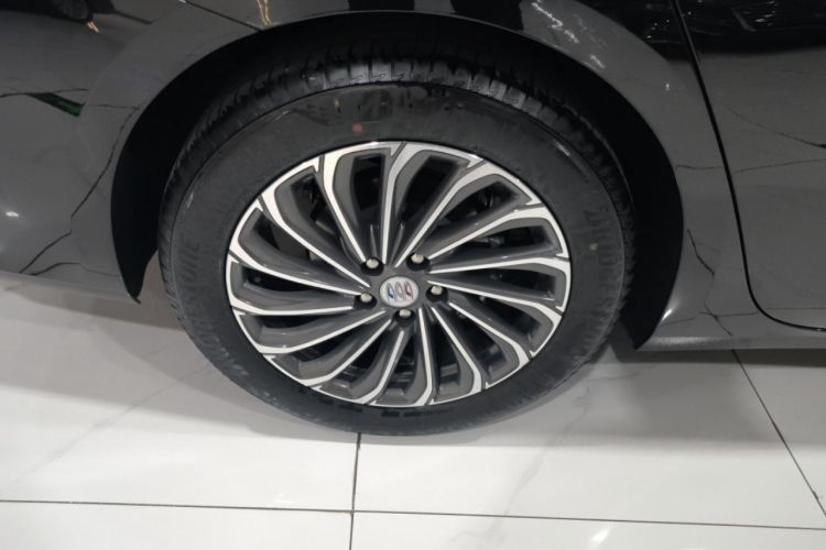 Used Buick LaCrosse 2023 28T Prestige Edition Right Rear Wheel Hub
