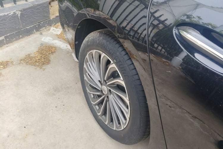 Used Buick LaCrosse 2023 28T Prestige Edition Right Rear Wheel Hub