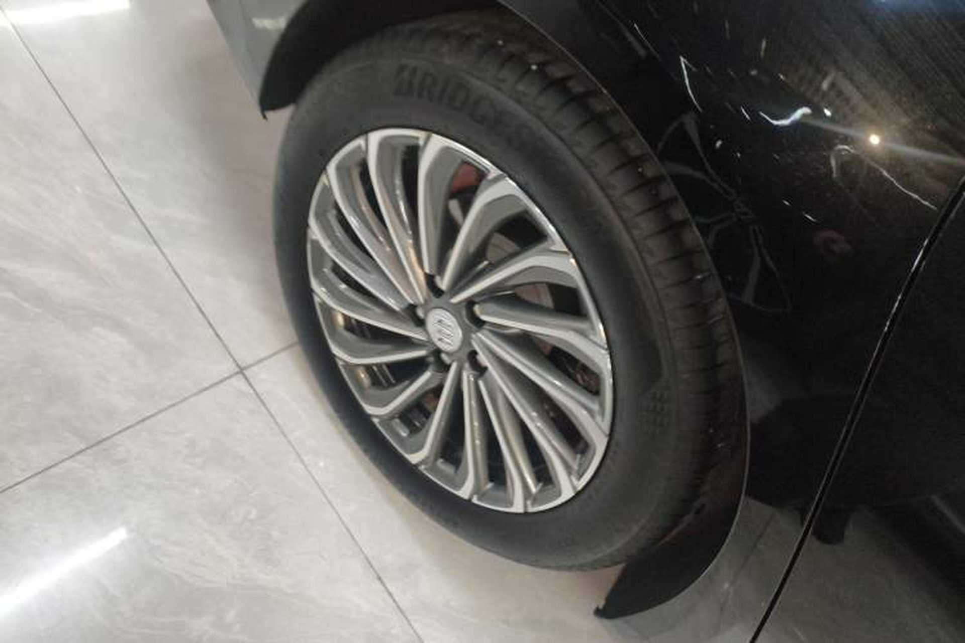 Used Buick LaCrosse 2023 28T Prestige Edition Right Rear Wheel Hub