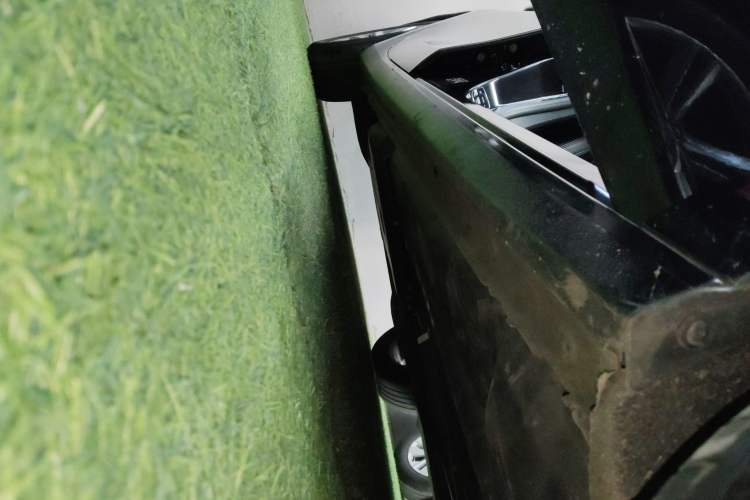 Used Buick LaCrosse 2023 Restyled 25T Cross-Country Edition Right Side Sill