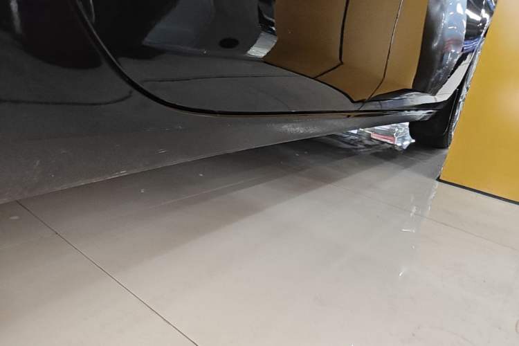 Used Buick LaCrosse 2023 28T Prestige Edition Right Side Sill