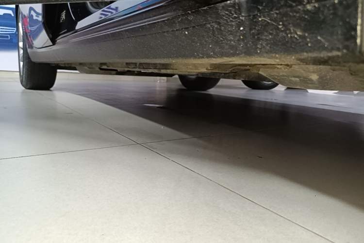 Used Buick LaCrosse 2023 Restyled 25T Cross-Country Edition Right Side Sill