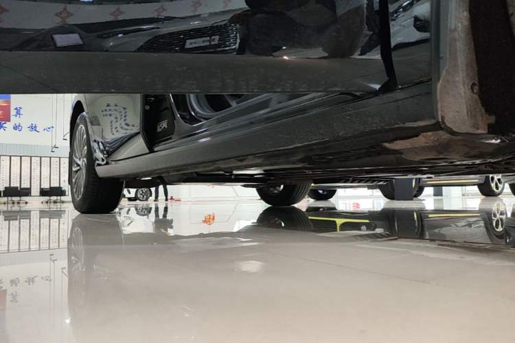 Used Buick LaCrosse 2023 28T Prestige Edition Right Side Sill