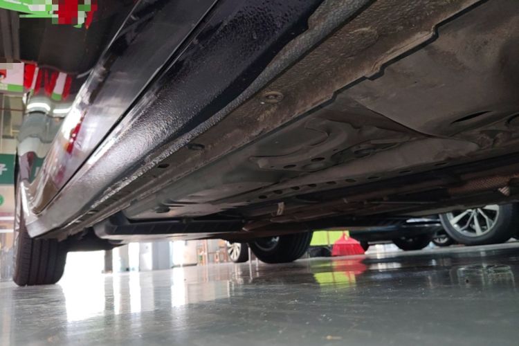 Used Buick LaCrosse 2023 28T Prestige Edition Right Side Sill