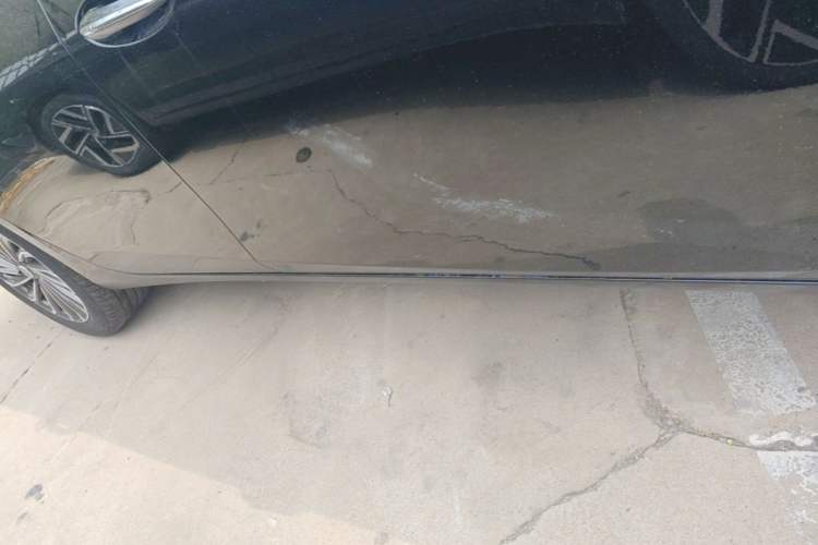 Used Buick LaCrosse 2023 28T Prestige Edition Right Side Sill