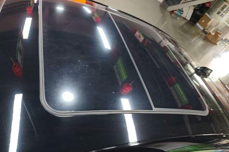 Used Buick LaCrosse 2023 28T Prestige Edition Roof