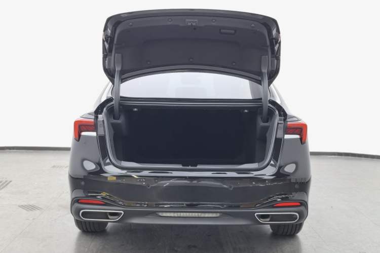 Used Buick LaCrosse 2023 28T Prestige Edition Trunk