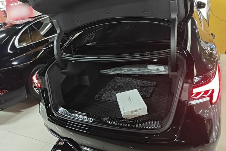 Used Buick LaCrosse 2023 28T Prestige Edition Trunk