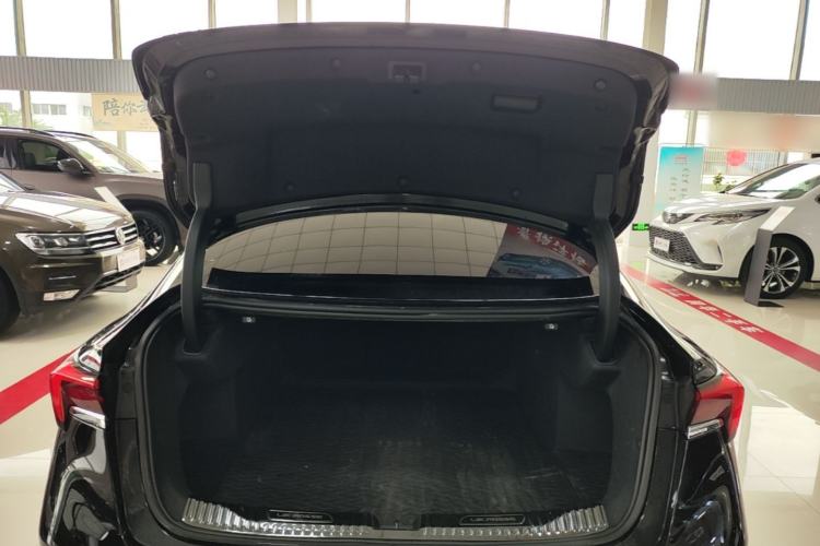 Used Buick LaCrosse 2023 28T Prestige Edition Trunk
