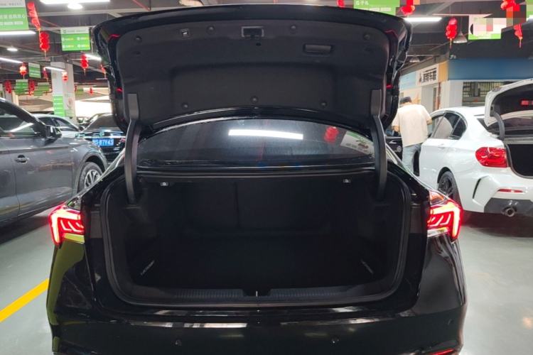 Used Buick LaCrosse 2023 28T Prestige Edition Trunk
