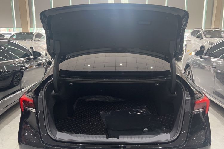 Used Buick LaCrosse 2023 28T Prestige Edition Trunk