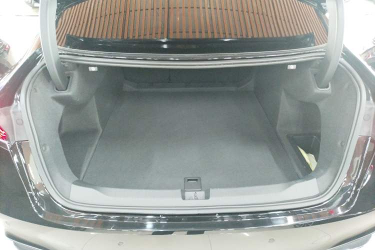 Used Buick LaCrosse 2023 28T Prestige Edition Trunk