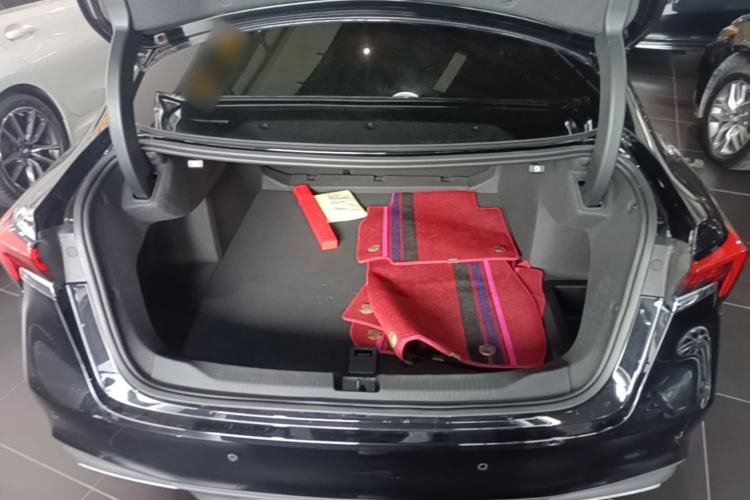 Used Buick LaCrosse 2023 28T Prestige Edition Trunk