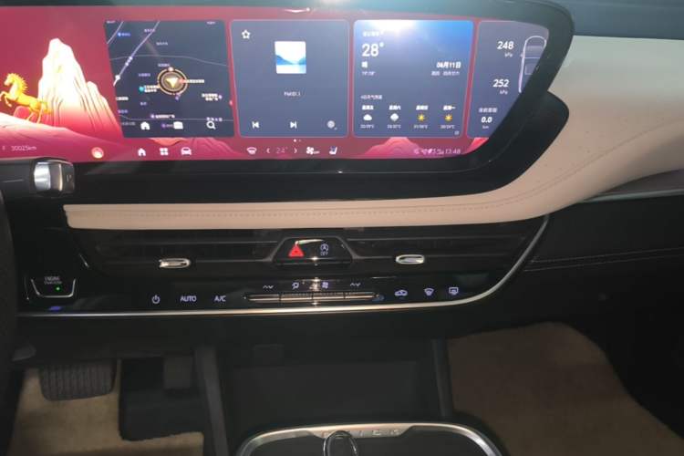 Used Buick LaCrosse 2023 Avia Edition Audio And AC Panel