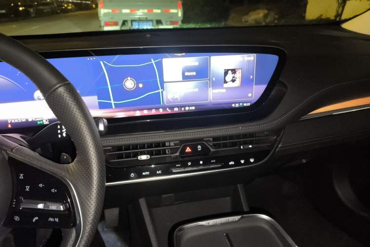 Used Buick LaCrosse 2023 Avia Edition Audio And AC Panel