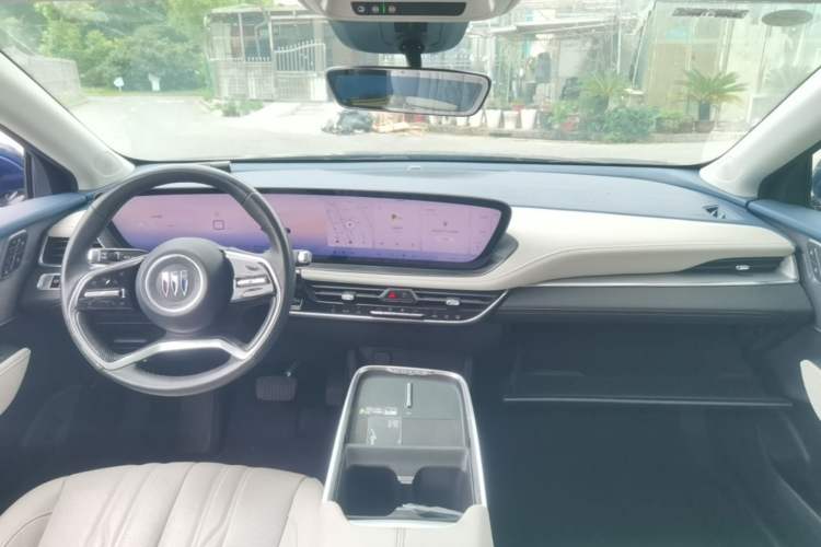 Used Buick LaCrosse 2023 Avia Edition Center Console