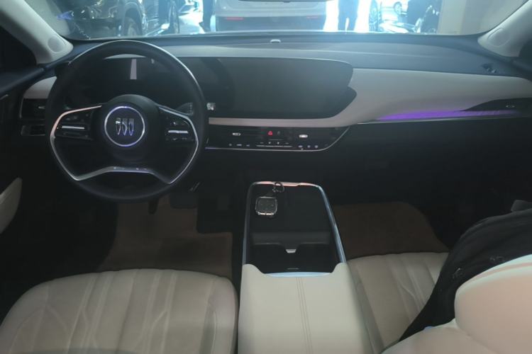Used Buick LaCrosse 2023 Avia Edition Center Console