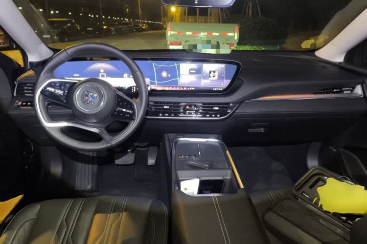 Used Buick LaCrosse 2023 Avia Edition Center Console