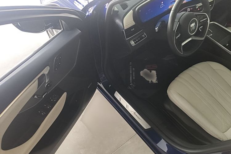 Used Buick LaCrosse 2023 Avia Edition Driver Seat