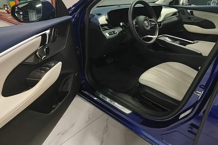Used Buick LaCrosse 2023 Avia Edition Driver Seat