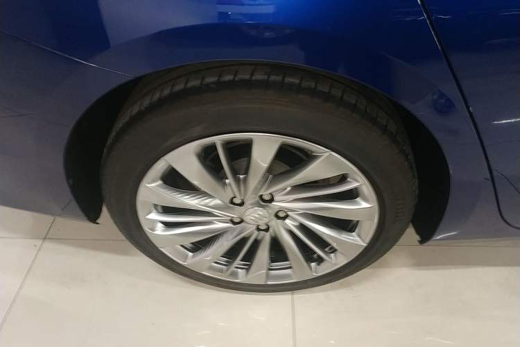 Used Buick LaCrosse 2023 Avia Edition Exterior 4