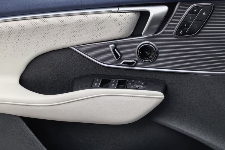 Used Buick LaCrosse 2023 Avia Edition Interior 10