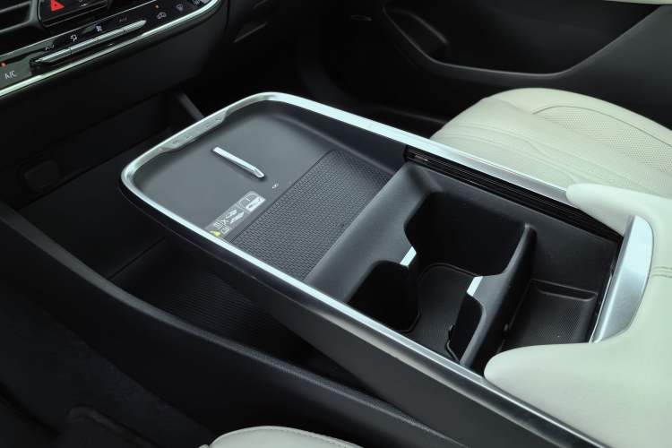Used Buick LaCrosse 2023 Avia Edition Interior 3