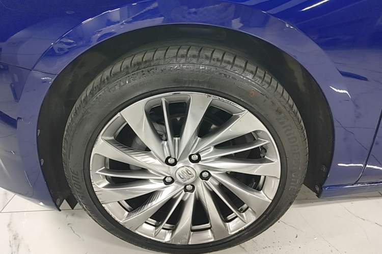 Used Buick LaCrosse 2023 Avia Edition Left Front Wheel Hub