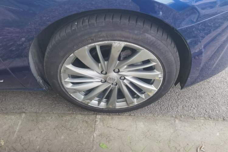 Used Buick LaCrosse 2023 Avia Edition Right Front Wheel Hub