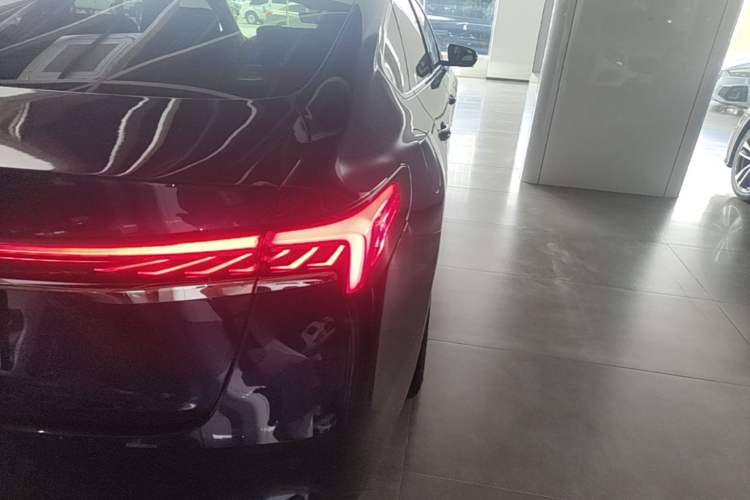 Used Buick LaCrosse 2023 Avia Edition Right Rear Taillight